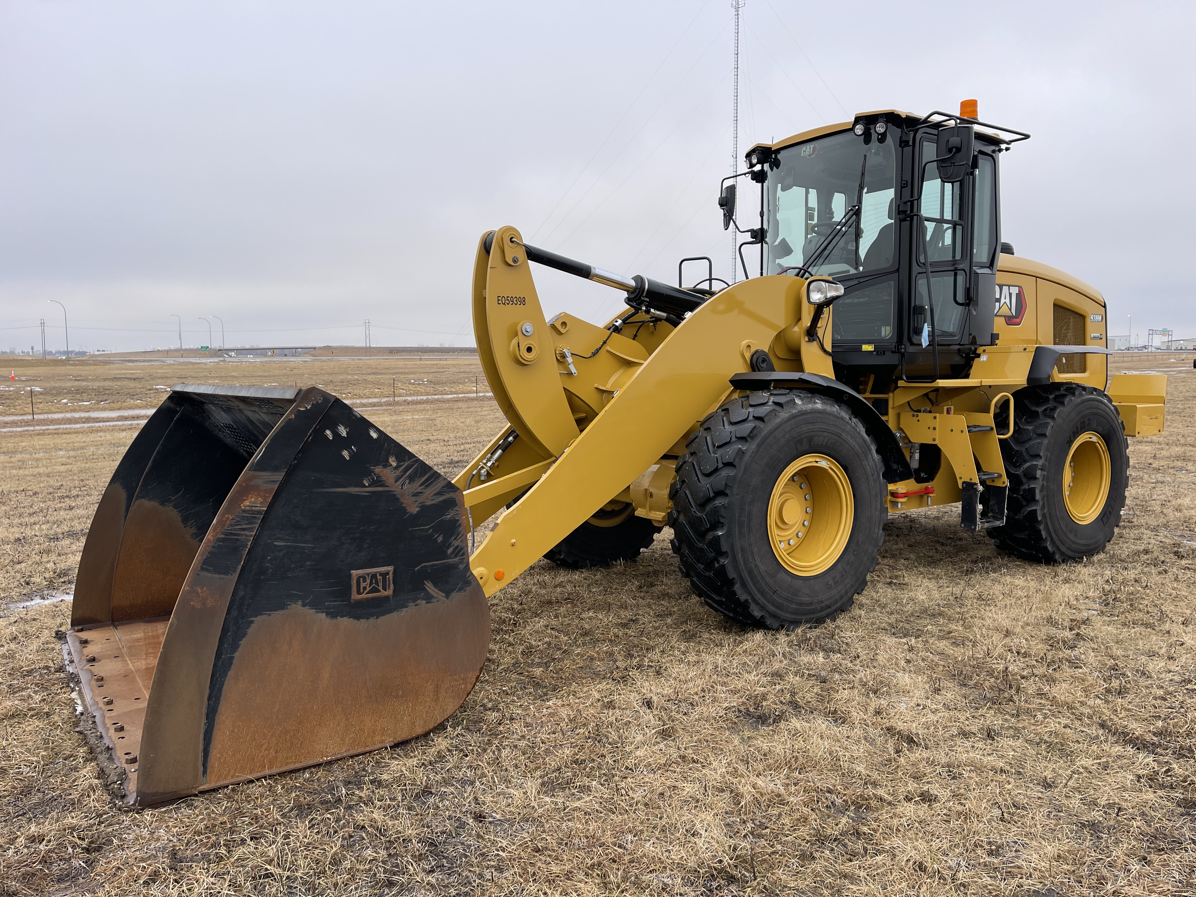 2022 CAT 938M